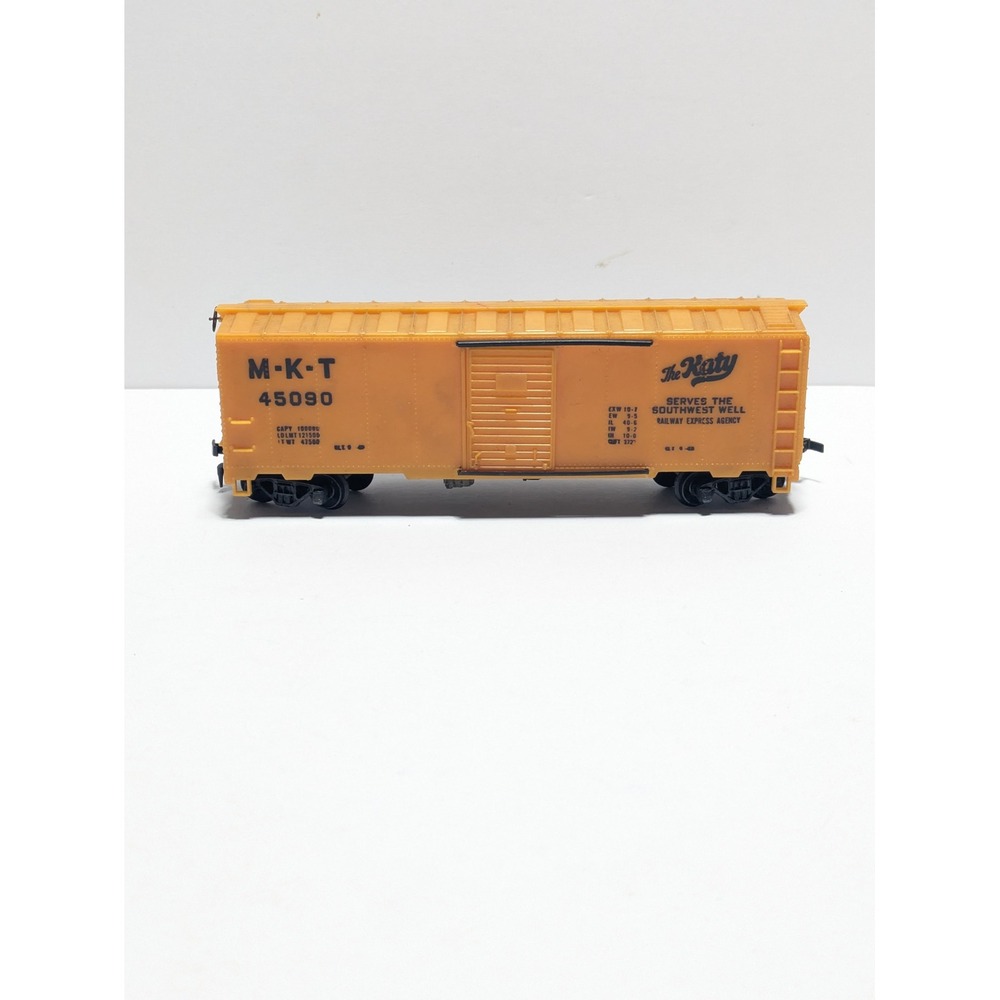 Mantua Vintage M-K-T 45090 The Katy Boxcar HO Scale Train Orange